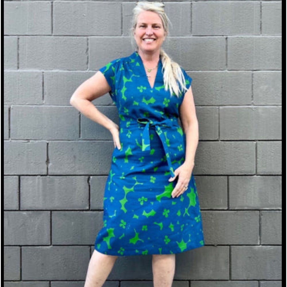 ** consigning. 4/13**Elaine linen blend dress